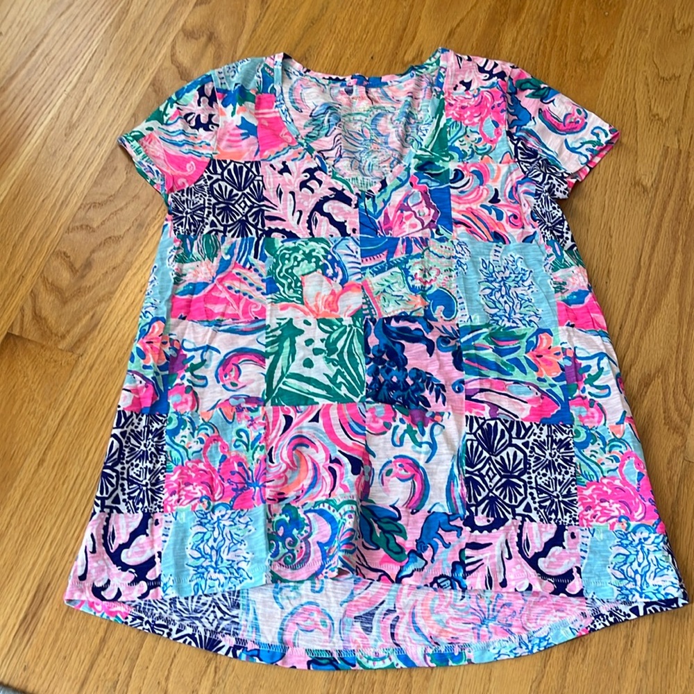 Lilly Pulitzer Etta Top Multi Patch to Match V-neck Shirt size Small